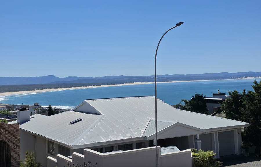6 Bedroom Property for Sale in Wavecrest Eastern Cape